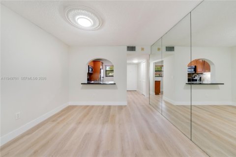 Снять в аренду кондоминиум в Майами, Флорида 2 спальни, 71.53м2, № 2005535 - фото 10