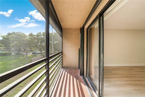 Снять в аренду кондоминиум в Майами, Флорида 2 спальни, 71.53м2, № 2005535 - фото 17