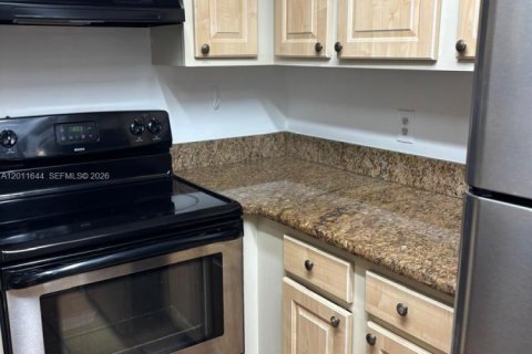 Adosado en venta en North Lauderdale, Florida, 1 dormitorio, 81.94 m2 № 2075308 - foto 10
