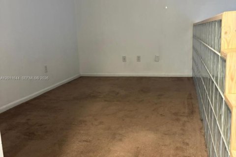 Adosado en venta en North Lauderdale, Florida, 1 dormitorio, 81.94 m2 № 2075308 - foto 17