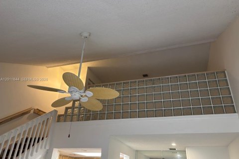 Adosado en venta en North Lauderdale, Florida, 1 dormitorio, 81.94 m2 № 2075308 - foto 6