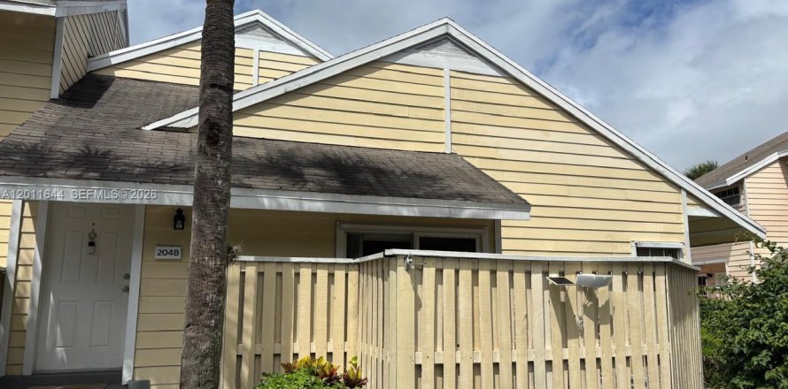 Adosado en North Lauderdale, Florida 1 dormitorio, 81.94 m2 № 2075308