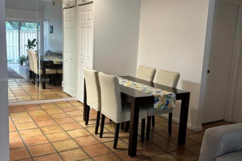 Adosado en venta en North Lauderdale, Florida, 1 dormitorio, 81.94 m2 № 2075308 - foto 7