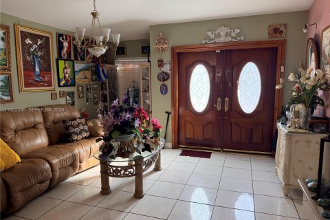 Copropriété à vendre à Hialeah Gardens, Floride: 3 chambres, 111.48 m2 № 2007456 - photo 2