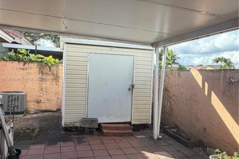 Copropriété à vendre à Hialeah Gardens, Floride: 3 chambres, 111.48 m2 № 2007456 - photo 8