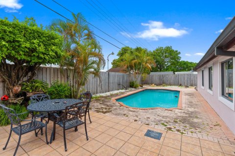 Villa ou maison à vendre à Hialeah, Floride: 4 chambres, 155.8 m2 № 2242253 - photo 18