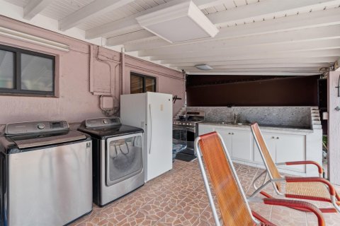 Villa ou maison à vendre à Hialeah, Floride: 4 chambres, 155.8 m2 № 2242253 - photo 22