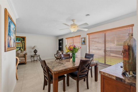 Villa ou maison à vendre à Hialeah, Floride: 4 chambres, 155.8 m2 № 2242253 - photo 11