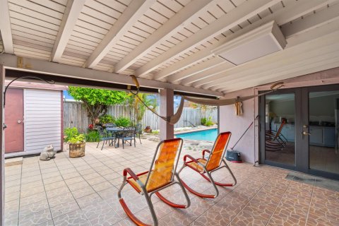 Villa ou maison à vendre à Hialeah, Floride: 4 chambres, 155.8 m2 № 2242253 - photo 16