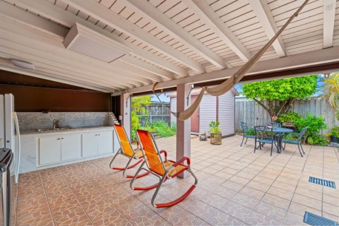 Villa ou maison à vendre à Hialeah, Floride: 4 chambres, 155.8 m2 № 2242253 - photo 15