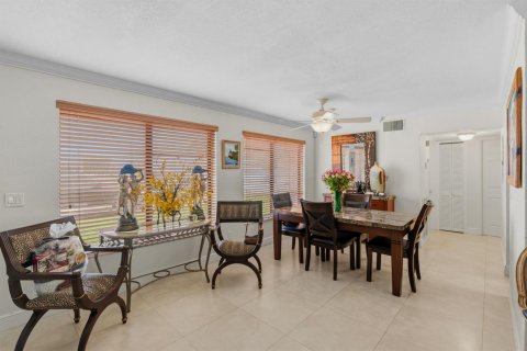 Villa ou maison à vendre à Hialeah, Floride: 4 chambres, 155.8 m2 № 2242253 - photo 9