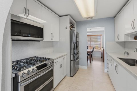 Villa ou maison à vendre à Hialeah, Floride: 4 chambres, 155.8 m2 № 2242253 - photo 26