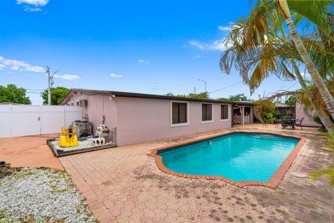 Villa ou maison à vendre à Hialeah, Floride: 4 chambres, 155.8 m2 № 2242253 - photo 20