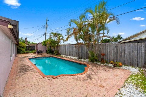 Villa ou maison à vendre à Hialeah, Floride: 4 chambres, 155.8 m2 № 2242253 - photo 19