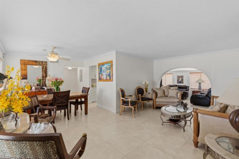 Villa ou maison à vendre à Hialeah, Floride: 4 chambres, 155.8 m2 № 2242253 - photo 8