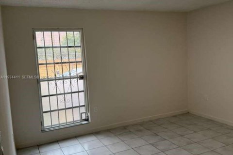 Снять в аренду квартиру в Майами, Флорида 2 спальни, 91.6м2, № 1992560 - фото 12