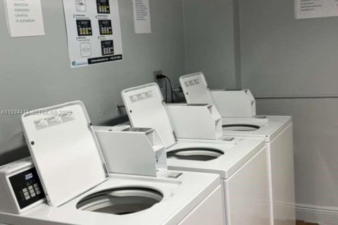 Снять в аренду квартиру в Майами, Флорида 2 спальни, 91.6м2, № 1992560 - фото 30