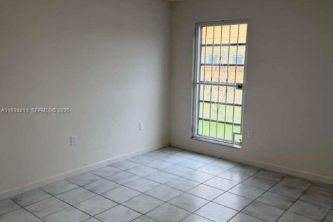 Снять в аренду квартиру в Майами, Флорида 2 спальни, 91.6м2, № 1992560 - фото 26