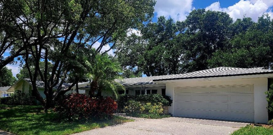 House in Clearwater, Florida 3 bedrooms, 143.72 sq.m. № 1805464