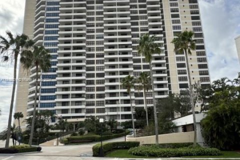 Condominio en venta en Hallandale Beach, Florida, 2 dormitorios, 118.91 m2 № 1984770 - foto 20