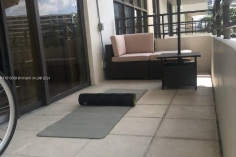 Condominio en venta en Hallandale Beach, Florida, 2 dormitorios, 118.91 m2 № 1984770 - foto 17