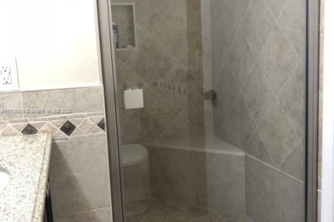 Condominio en venta en Hallandale Beach, Florida, 2 dormitorios, 118.91 m2 № 1984770 - foto 16