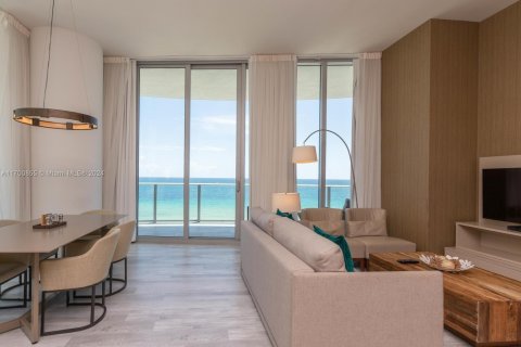 Condo in Hollywood, Florida, 2 bedrooms № 2013774 - photo 3