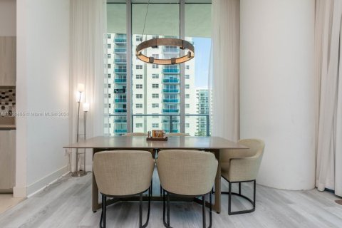 Condo in Hollywood, Florida, 2 bedrooms № 2013774 - photo 5