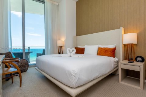 Condo in Hollywood, Florida, 2 bedrooms № 2013774 - photo 19