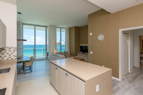 Condo in Hollywood, Florida, 2 bedrooms № 2013774 - photo 10