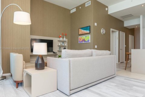 Condo in Hollywood, Florida, 2 bedrooms № 2013774 - photo 11