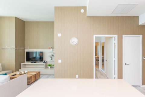 Condo in Hollywood, Florida, 2 bedrooms № 2013774 - photo 8