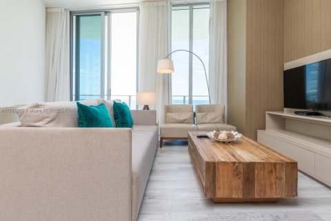 Condo in Hollywood, Florida, 2 bedrooms № 2013774 - photo 4