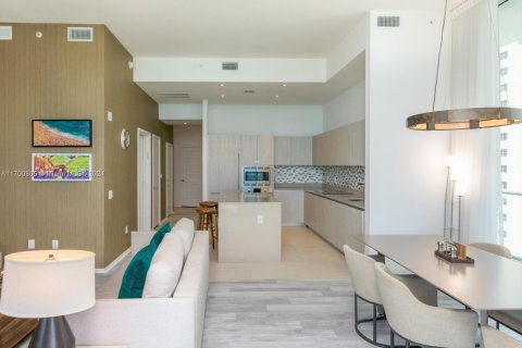 Condo in Hollywood, Florida, 2 bedrooms № 2013774 - photo 12