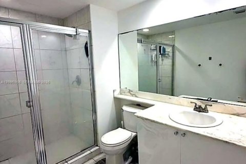 Copropriété à louer à Aventura, Floride: 2 chambres, 99.03 m2 № 2385094 - photo 4