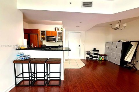 Copropriété à louer à Aventura, Floride: 2 chambres, 99.03 m2 № 2385094 - photo 2