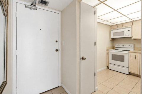 Condo in South Palm Beach, Florida, 2 bedrooms  № 2191113 - photo 6