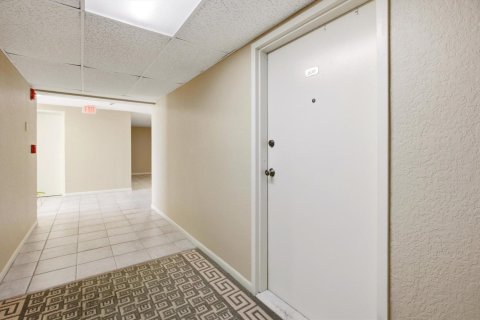 Condo in South Palm Beach, Florida, 2 bedrooms  № 2191113 - photo 5