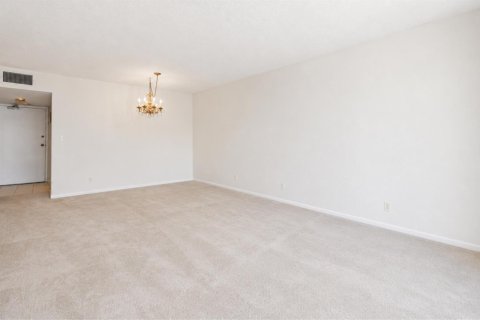 Condo in South Palm Beach, Florida, 2 bedrooms  № 2191113 - photo 14
