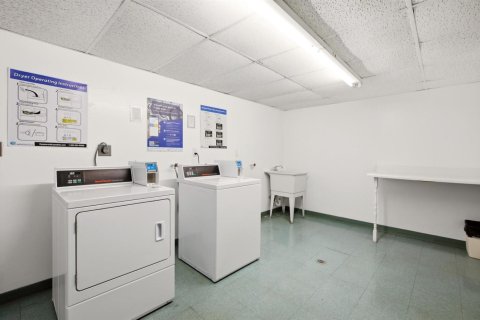 Condo in South Palm Beach, Florida, 2 bedrooms  № 2191113 - photo 28