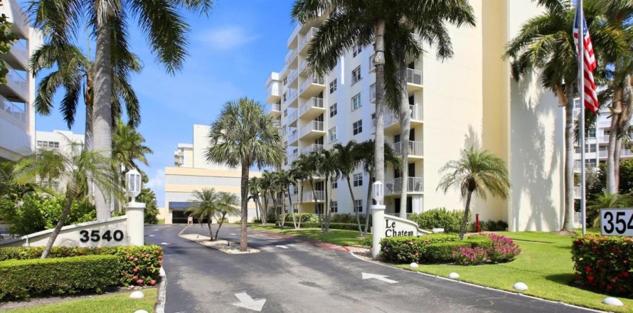 Condo in South Palm Beach, Florida, 2 bedrooms  № 2191113