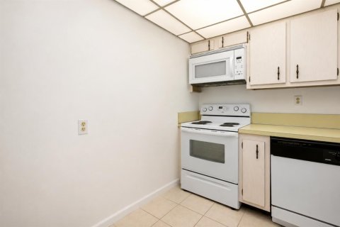Condo in South Palm Beach, Florida, 2 bedrooms  № 2191113 - photo 10