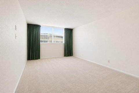 Condo in South Palm Beach, Florida, 2 bedrooms  № 2191113 - photo 20
