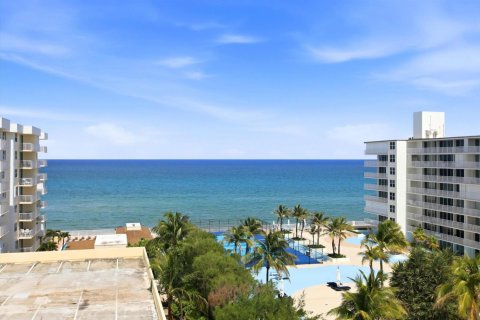 Condo in South Palm Beach, Florida, 2 bedrooms  № 2191113 - photo 4