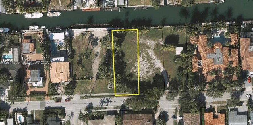 Land in Miami, Florida № 2076266