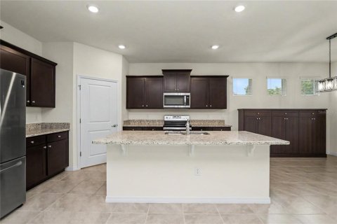 House in Ocala, Florida 4 bedrooms, 189.43 sq.m. № 2277838 - photo 10