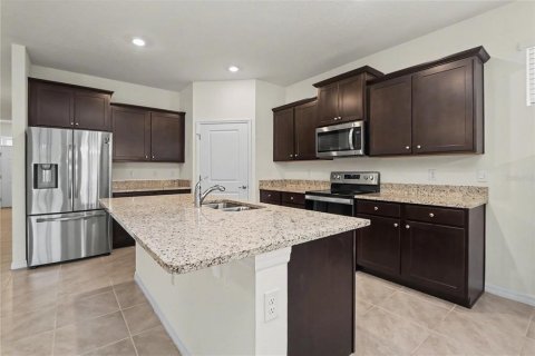 House in Ocala, Florida 4 bedrooms, 189.43 sq.m. № 2277838 - photo 16
