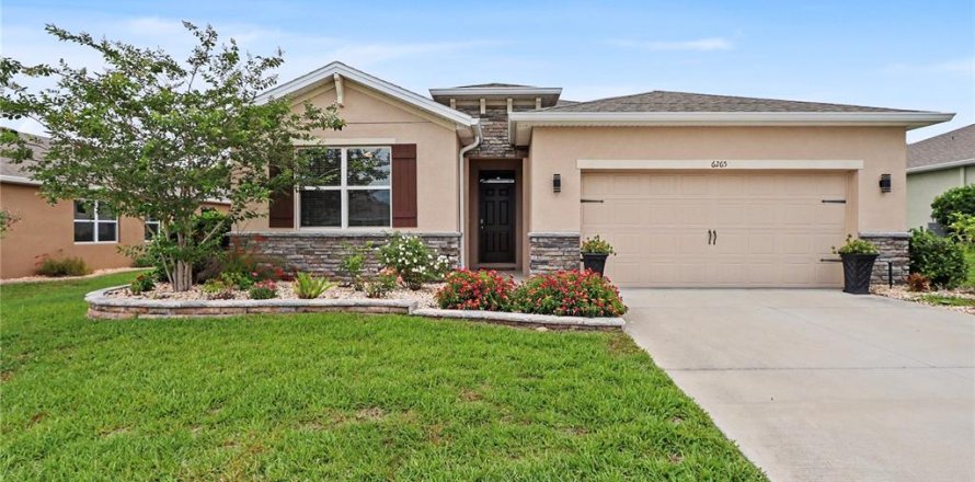 House in Ocala, Florida 4 bedrooms, 189.43 sq.m. № 2277838