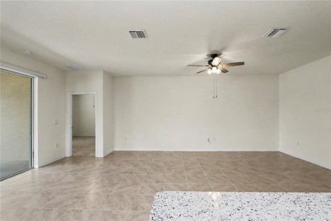 House in Ocala, Florida 4 bedrooms, 189.43 sq.m. № 2277838 - photo 12