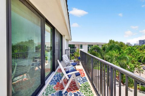 Condo in Fort Lauderdale, Florida, 2 bedrooms  № 2191687 - photo 18